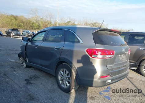 2017 Kia Sorento Lx/L z USA, uszkodzony, nr VIN 5XYPG4A36HG245501